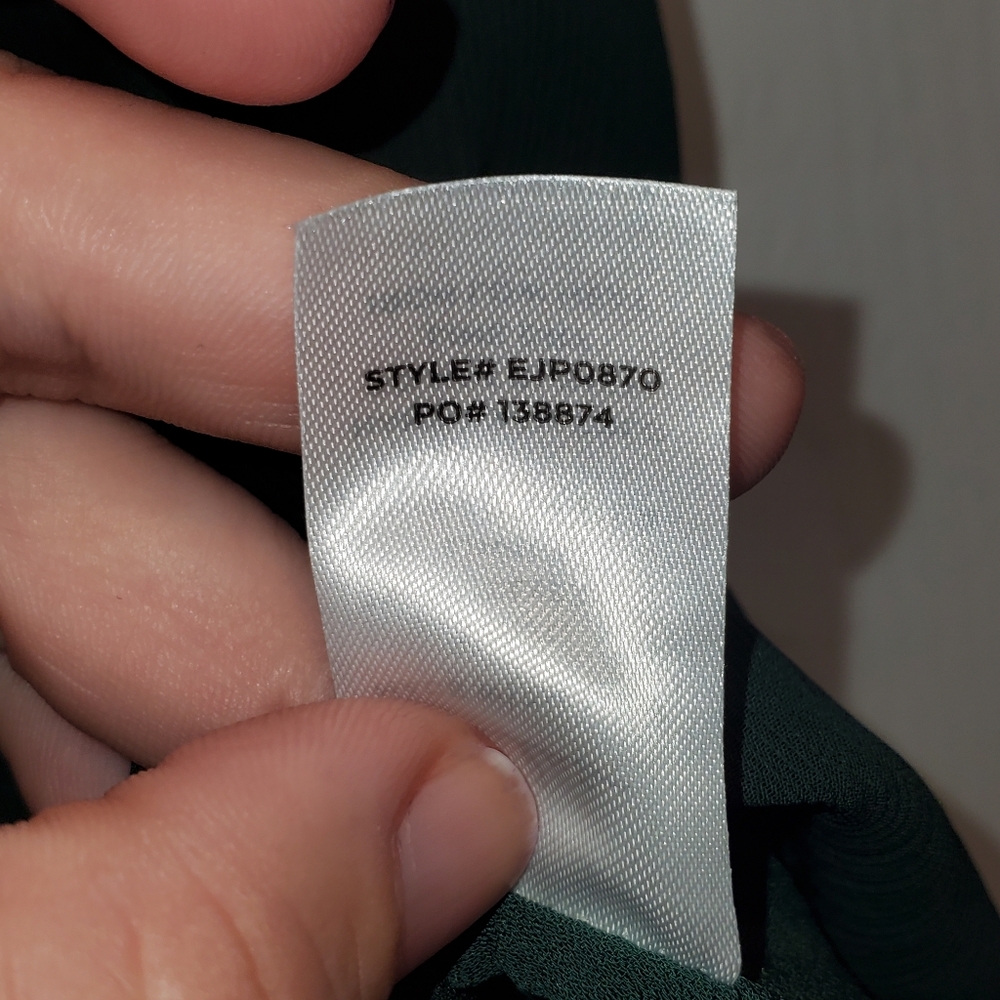 Lulu's NWT Playful Passion Emerald Green Flutter Sleeve Romper - Picture 5 of 11